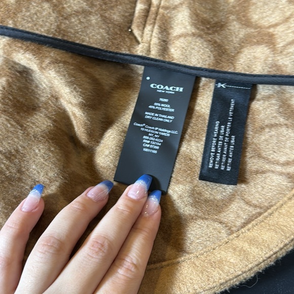 Coach Jacket - Picture 4 of 5